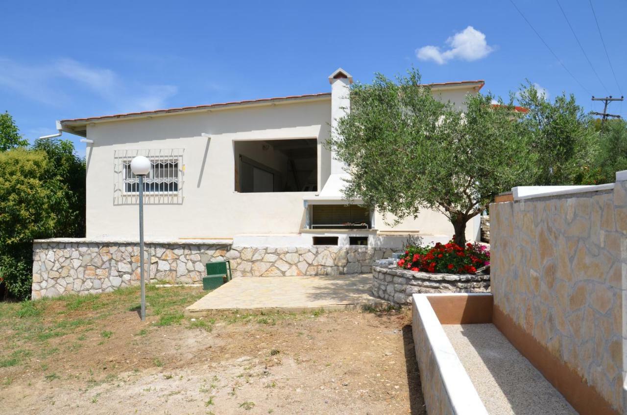 Stone Tower Retreat, Oasis Of Peace Daire Aristomenis Dış mekan fotoğraf